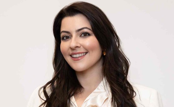 Dr Elizabeth Hawkes blepharoplasty surgeons in London