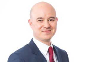 Dr Julian Waung