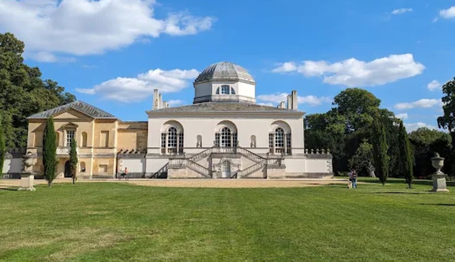 Chiswick House and Gardens places of ancient architecture in London