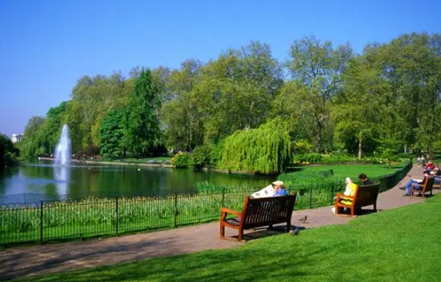 Hyde Park jogging spots in London