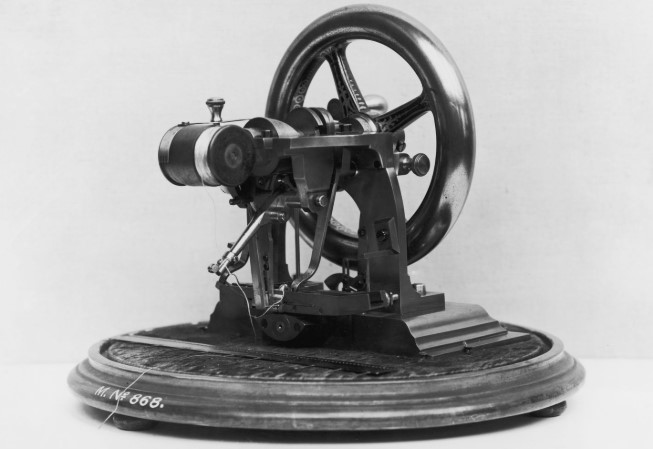 sewing machine inventions from London