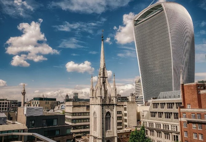 St Dunstan in the East Church Garden churches in London