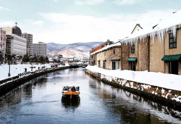 Winter river cruise